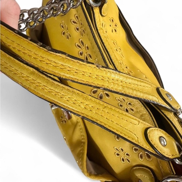 Coach - Picture 4 of 9